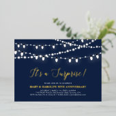 Invitation En Aluminium Gold & Navy bleu Surprise 50e anniversaire de Mari (Debout devant)
