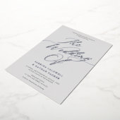 Invitation En Aluminium Gracity Modern Script Mariage Gris Argent (Rotation)
