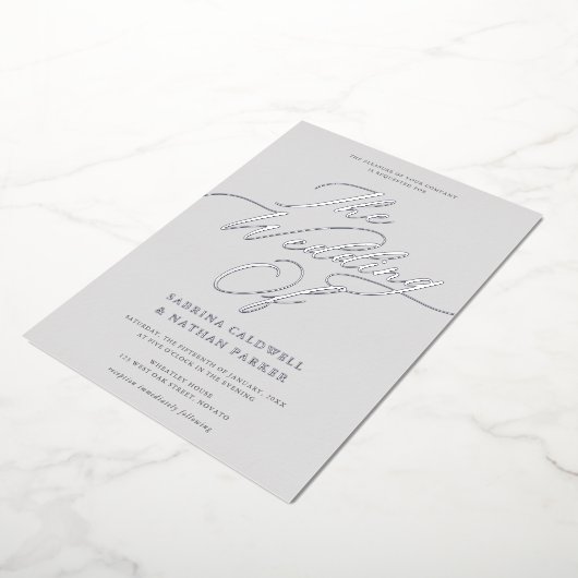 Invitation En Aluminium Gracity Modern Script Mariage Gris Argent (Rotation)