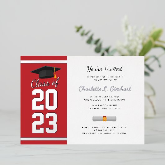 Invitation En Aluminium Graduation 2025 Red Script Grad Party Argent (Debout devant)