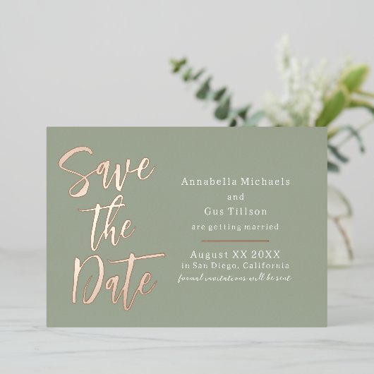 Invitation En Aluminium Grandes polices modernes sur Sage Vert Enregistrer (Debout devant)