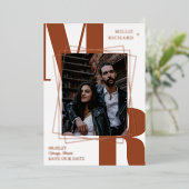 Invitation En Aluminium Gros Initiales de rouille Photo moderne Enregistre (Debout devant)