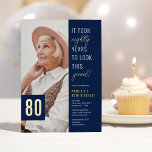 Invitation En Aluminium Huitième photo Blue & Gold 80th Birthday Party Rea<br><div class="desc">Célébrez en style avec ces invitations de fêtes de 80e anniversaire en papier réel moderne avec un arrière - plan bleu chic, une photo du garçon/fille d'anniversaire, le dicton drôle "il a fallu quatre-vingt ans pour avoir l'air aussi bon !", et un modèle de texte simple et facile à personnaliser....</div>
