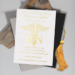 Invitation En Aluminium Infirmière infirmière de la RN Gold Foil Invitatio<br><div class="desc">Véritable feuille d'or ! Initiales modifiables, RN et symbole médical de la cathémie sur l'arrière - plan de couleur personnalisé. Travaille à la fois comme une invitation à une fête de remise de diplômes ou comme une faire-part de remise de diplômes. La photo au dos est facultative. Choisissez votre couleur...</div>