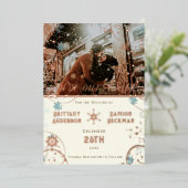 Invitation En Aluminium Ivory Snowflake Winter Wonderland Enregistrer la d (Debout devant)