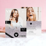 Invitation En Aluminium Magazine 2 photo lilas argent parties scintillant<br><div class="desc">un amusant magazine couverture style Sweet 16 anniversaire invitation de fête,  avec 2 photos,  et audacieux type en vrai argent feuille et noir et lilas violet parties scintillant gris scintille ombre,  voici le scoop,  fêtons la fille d'anniversaire.</div>