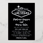Invitation En Aluminium Mariage à Las Vegas - Informations argentées au ve<br><div class="desc">Invitation de mariage élégante à Las Vegas avec un véritable feuillet d'argent "mariage dans la fabuleuse Las Vegas" sur fond de couleur noire modifiable pour correspondre à votre palette de couleurs, et espace pour les informations de voyage, d'hébergement et de RSVP en ligne au verso pour une carte d'invitation de...</div>