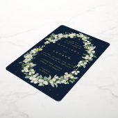 Invitation En Aluminium Mariage d'hiver Navy foncé Snowberry+Eucalyptus (Rotation)