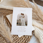 Invitation En Aluminium Mariage photo Monogram Romantic Chic Arch<br><div class="desc">Annoncez votre mariage de manière romantique et raffinée avec cette invitation photo monogramme avec un design gracieux en arc et un doux retour rose vif. Les détails d'huile ajoutent une touche lumineuse,  créant un souvenir significatif pour vos invités !</div>