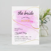 Invitation En Aluminium Mariée sur Cloud 9 Aquarelle Fête des mariées or (Debout devant)