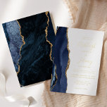 Invitation En Aluminium Marine Blue Gold Agate Mariage moderne<br><div class="desc">Le bord gauche de cette élégante faire-part de mariage moderne est orné d'une bordure en aquarelle bleu marine ornée d'une parties scintillant en faux or. Le texte personnalisable combine écriture manuscrite, copperplate et polices italiques en feuille d'or réelle sur un arrière - plan blanc. L'envers est assorti d'un design d'agate...</div>
