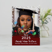 Invitation En Aluminium Maroon Silver Confetti Foil Annonce de graduation (Debout devant)