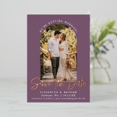 Invitation En Aluminium Mauve Enregistrer la date Stylish Script photo (Debout devant)