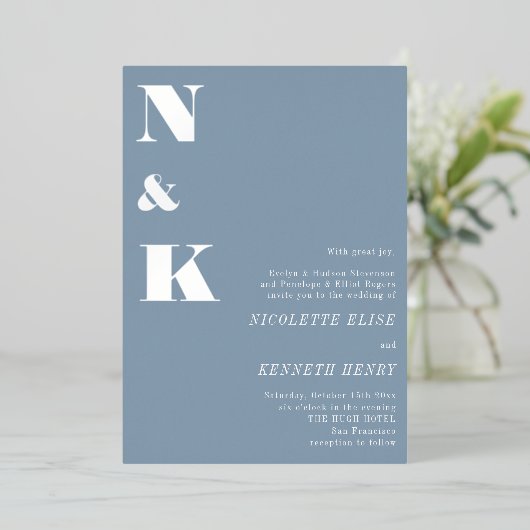 Invitation En Aluminium Modern Monogram Initials Dusty Blue Bold Wedding  (Debout devant)