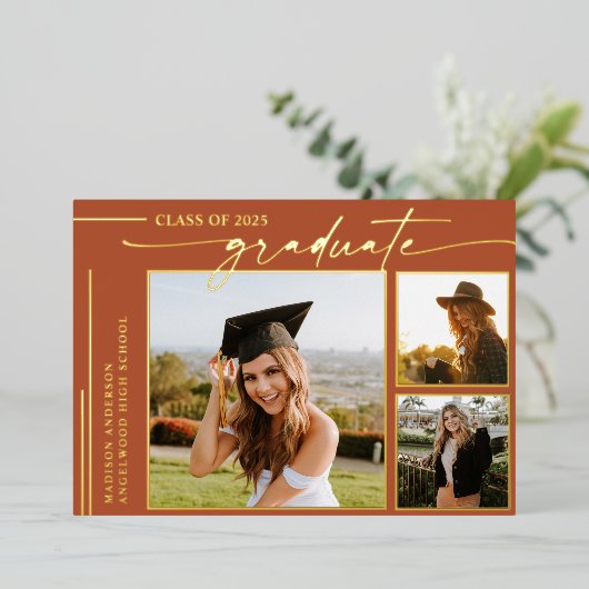 Invitation En Aluminium Moderne en Terracotta Script Graduate Photo Gradua (Debout devant)