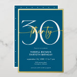 Invitation En Aluminium Moderne minimaliste Turquoise 30 Script Anniversai<br><div class="desc">Moderne et chic,  cette invitation à l'anniversaire combine turquoise classique et blanc avec des accents de véritable feuille d'or. Le design minimal est un design simple et amusant pour célébrer l'anniversaire de l'événement. Cette version de la carte a un petit pois fantaisiste en arrière. Créé par Simply Farmhouse Press.</div>
