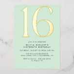 Invitation En Aluminium Monnaie verte et or | Moderne Cute Pastel Sweet 16<br><div class="desc">Invitations modernes de 16ème anniversaire avec un grand cap "16" en véritable feuille métallique sur un arrière - plan vert menthe. (Les couleurs Arrière - plans peuvent être modifiées à l'aide de l'outil de conception. Vous pouvez également modifier le type de feuille métallique.)</div>