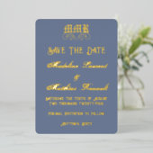 Invitation En Aluminium Monogram Elegant Dusty Blue & Gold Enregistrer la  (Debout devant)