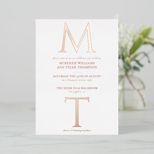 Invitation En Aluminium Monogramme moderne Gras Initiales Rose Or (Debout devant)