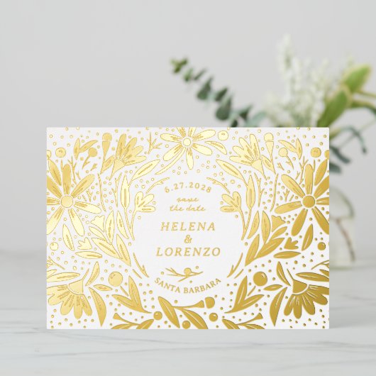 Invitation En Aluminium Papercut Fleurs rustiques Enregistrer la date Or (Debout devant)