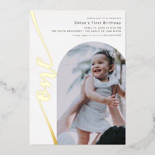 Invitation En Aluminium Photo Arc moderne Script vertical 1er anniversaire (Recto)