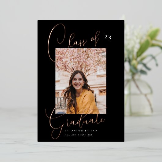 Invitation En Aluminium Photo de classe moderne de remise de diplômes noir (Debout devant)