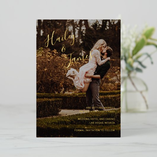 Invitation En Aluminium Photo élégante Mariage moderne Enregistrer la date (Debout devant)