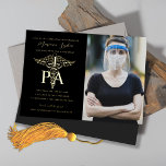 Invitation En Aluminium Photo Gold du médecin adjoint de l'AP<br><div class="desc">Véritable feuille d'or ! Initiales modifiables, PA et le symbole médical de caduceus sur l'arrière - plan de couleur personnalisé. Travaille à la fois comme une invitation à une fête de remise de diplômes ou comme une faire-part de remise de diplômes. Choisissez votre couleur de feuille, or, argent ou or...</div>