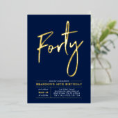 Invitation En Aluminium Quarante | Modern Gold Navy 40e fête d'anniversair (Debout devant)