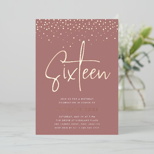 Invitation En Aluminium Rose Gold Confetti Sweet sixteen fête d'anniversai (Debout devant)