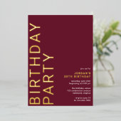 Invitation En Aluminium Rouge et or de Bourgogne | Maroon moderne Sleek An (Debout devant)