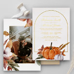 Invitation En Aluminium Rustic Boho Arch Citrouille Photo Mariage Gold<br><div class="desc">Éblouissez vos invités avec cet élégant invitation de mariage avec de beaux citrouilles,  des fleurs et des feuilles séchés. Ajoutez simplement les détails de votre événement sur ce modèle facile à utiliser et décorez cette carte avec votre photo préférée pour en faire une invitation personnalisée unique.</div>