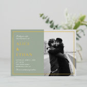 Invitation En Aluminium Sage Green Classic Calligraphie Mariage photo (Debout devant)