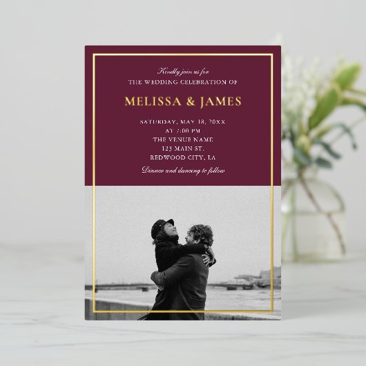 Invitation En Aluminium Script minimal élégant Photo Marsala Mariage (Debout devant)