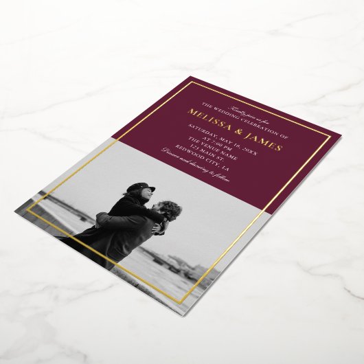 Invitation En Aluminium Script minimal élégant Photo Marsala Mariage (Rotation)