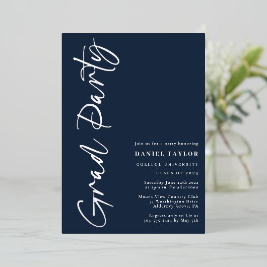 Invitation En Aluminium Script moderne Blue Silver Graduation Party (Debout devant)