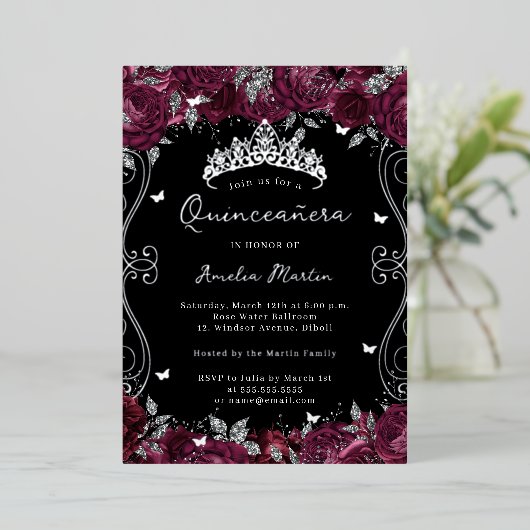Invitation En Aluminium Silver Burgundy Swirl Scroll Floral Quinceanera (Debout devant)