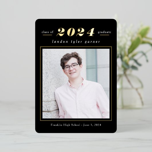 Invitation En Aluminium Stats simples Graduation Foil Couleur modifiable M (Debout devant)