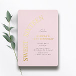 Invitation En Aluminium Sweet sixteen | Blush rose et or 16e anniversaire<br><div class="desc">Moderne doux 16 invitations avec véritable feuille métallique. Rose clair avec or.</div>