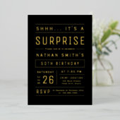 Invitation En Aluminium Typographie moderne noir et or Surprise Anniversai (Debout devant)