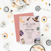 Une petite sorcière qui prépare une fête d'Hallowe
