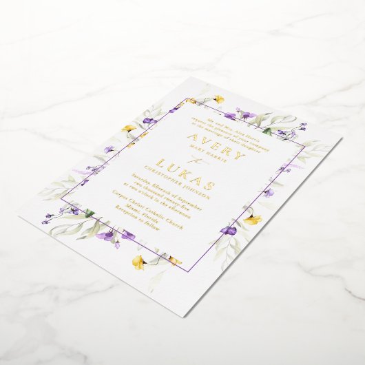 Invitation En Aluminium Véritable or violet Floral Élégant Mariage Monogra (Rotation)