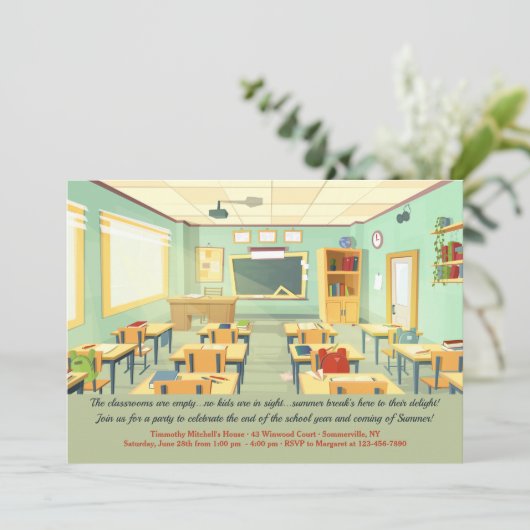 Invitation en classe vide (Debout devant)