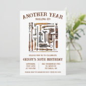 Invitation Encore Une Année À L'Éclater ! Jour de l'anniversa (Debout devant)