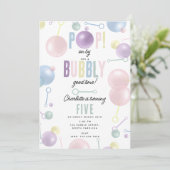Invitation Enfants Bubble Party POP on By Birday (Debout devant)