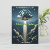 Invitation Enlèvement Alien UFO Nuages Bleus Fête d'Anniversa (Debout devant)