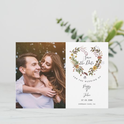Invitation Enregistrer la date Elegant Floral Heart Garland P (Debout devant)