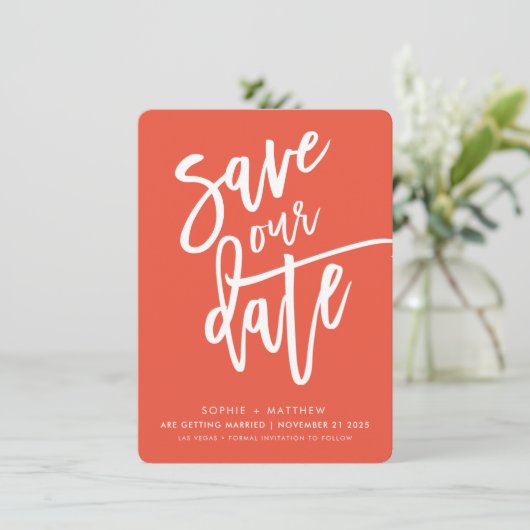 Invitation ENREGISTRER LA DATE manuscrite script orange blanc (Debout devant)