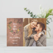 Invitation Enregistrer la date Photo Bois rustique Coeur Flor (Debout devant)