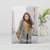 Invitation Enregistrer la Date Photo Graduation Party (Debout devant)